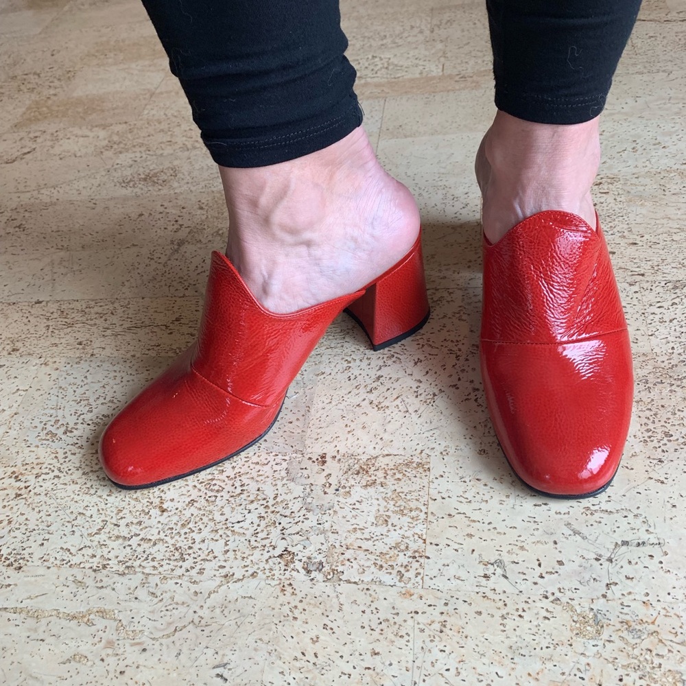 Slide shoes